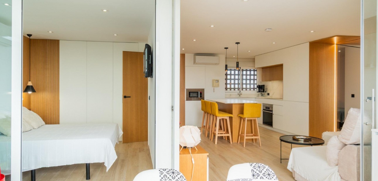 Sale - Apartment / flat -
Guardamar del Segura - Puerto Deportivo