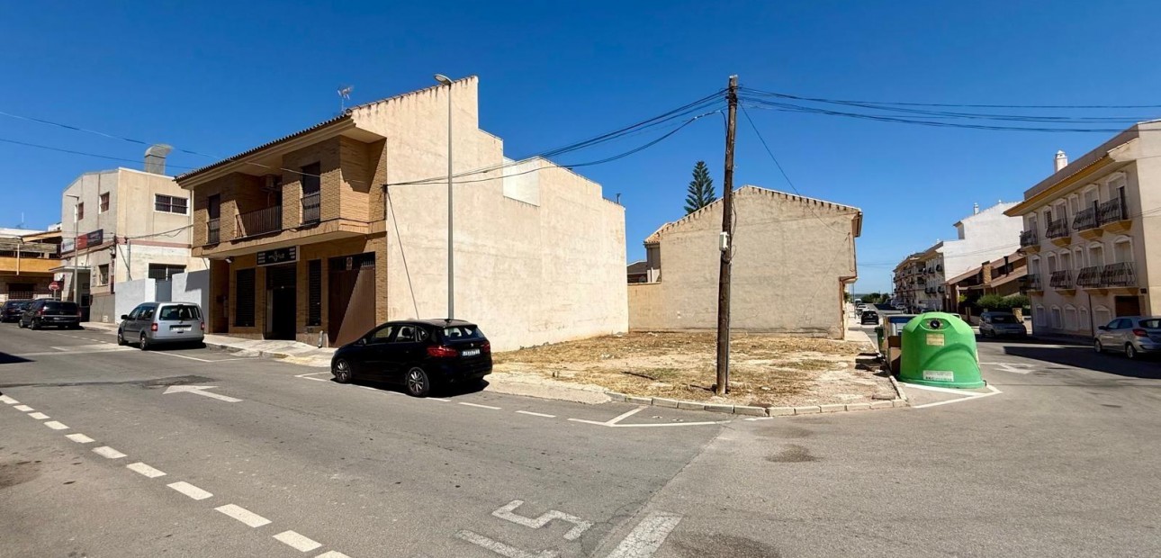 Sale - Urban building plot -
San Miguel de Salinas - CENTRO URBANO