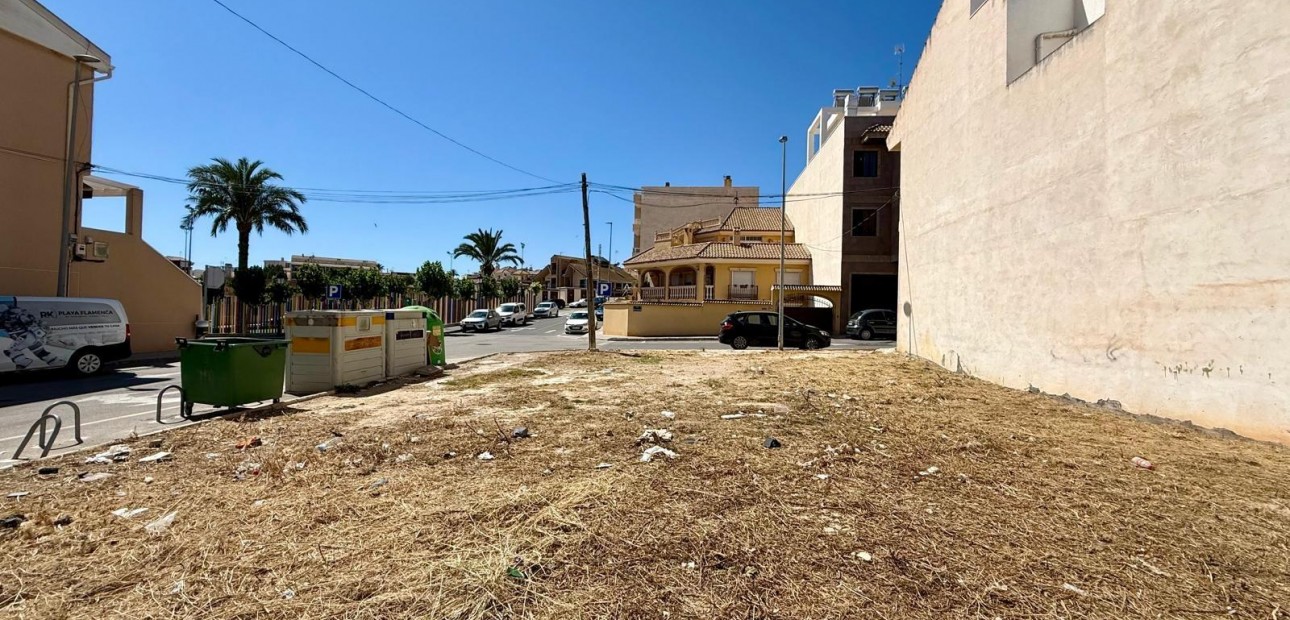 Sale - Urban building plot -
San Miguel de Salinas - CENTRO URBANO