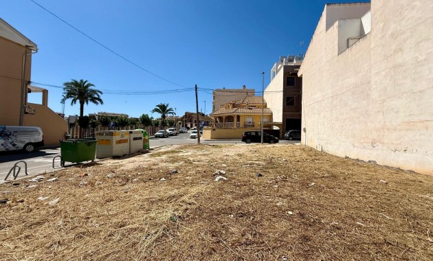 Sale - Urban building plot -
San Miguel de Salinas - CENTRO URBANO