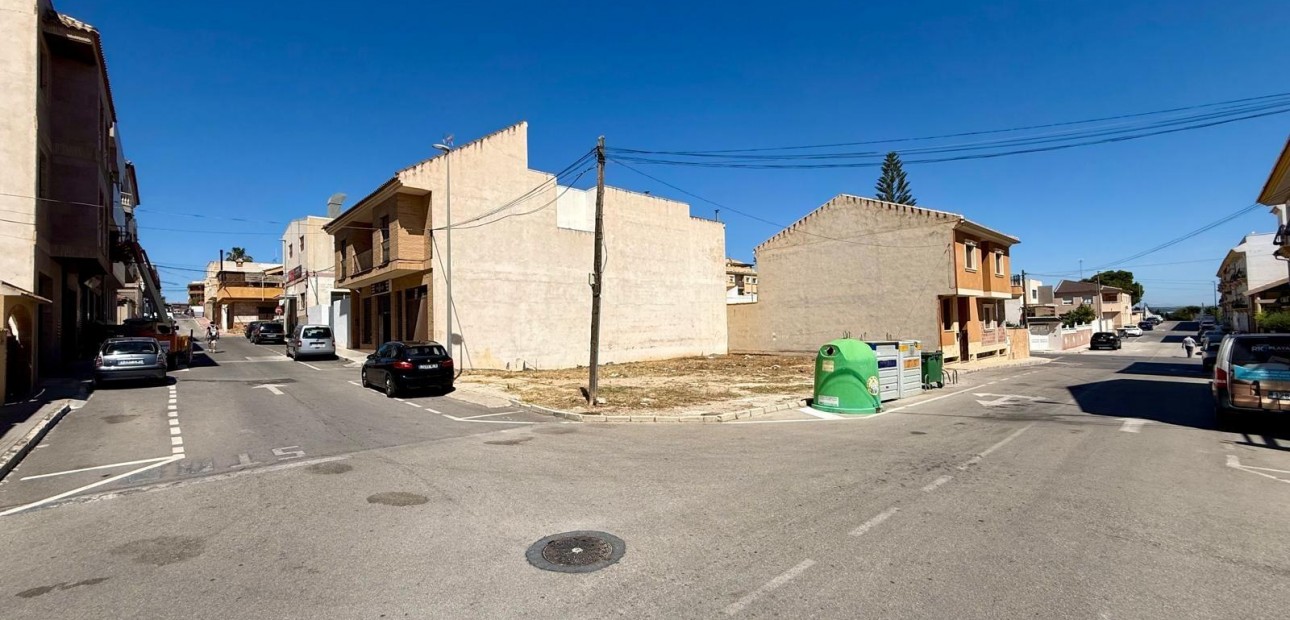 Sale - Urban building plot -
San Miguel de Salinas - CENTRO URBANO