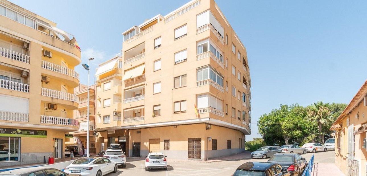 Sale - Apartment / flat -
Torrevieja - La Mata pueblo