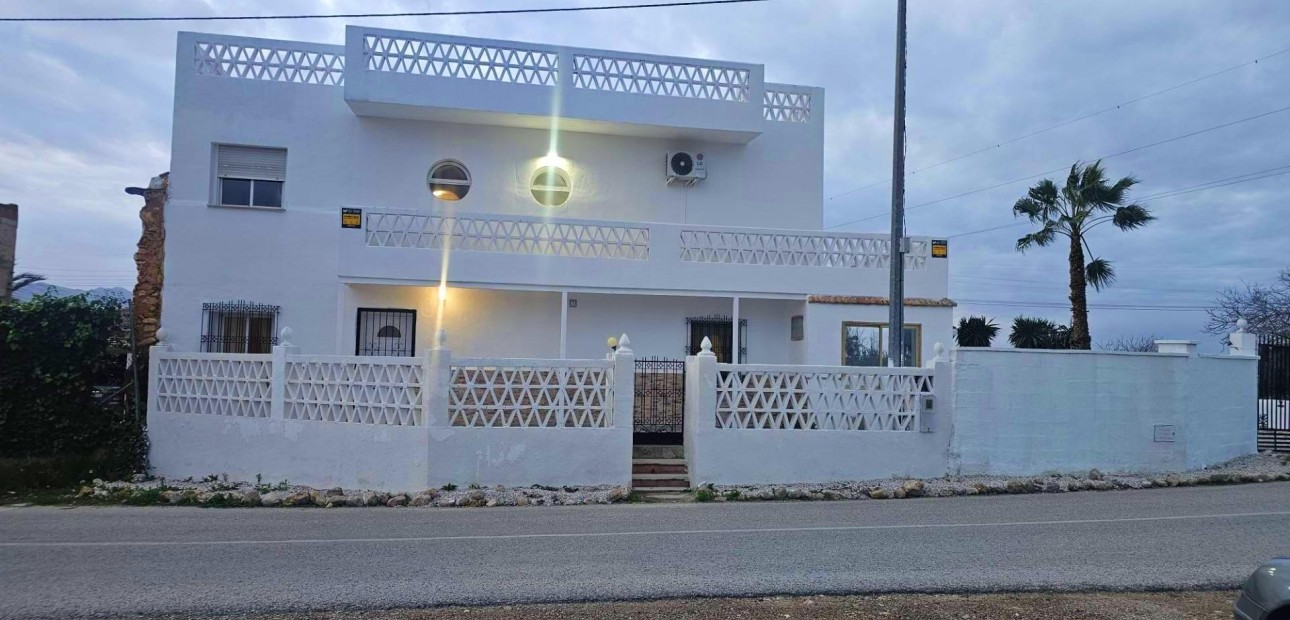 Venta - Villa -
Cox - Comunidad valenciana