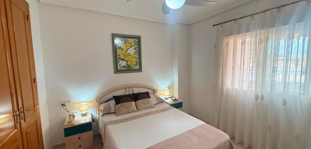 Venta - Apartamento / piso -
Torrevieja - La Mata pueblo