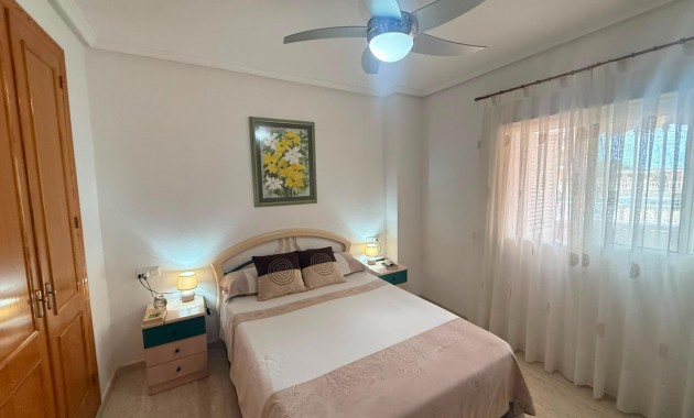 Venta - Apartamento / piso -
Torrevieja - La Mata pueblo