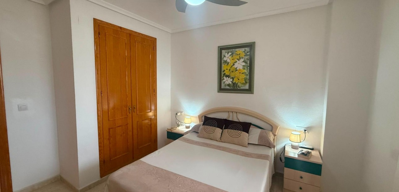 Venta - Apartamento / piso -
Torrevieja - La Mata pueblo