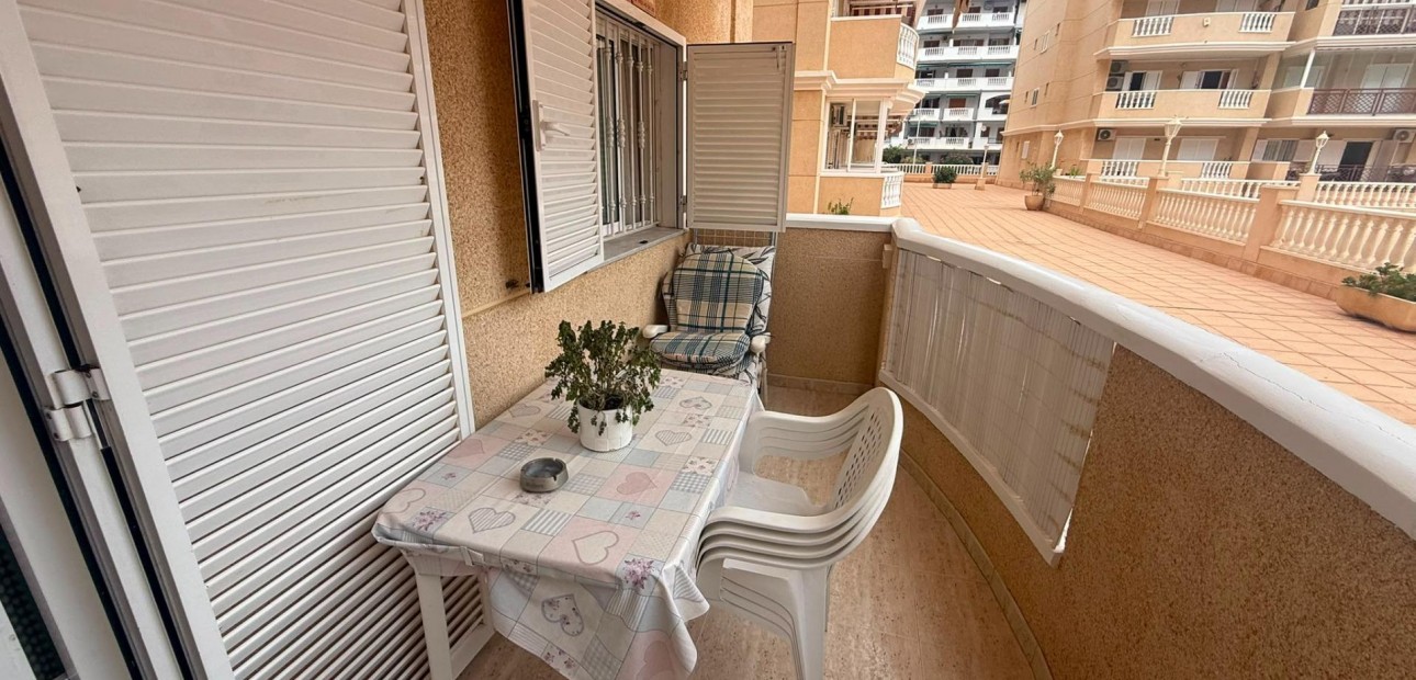 Venta - Apartamento / piso -
Torrevieja - La Mata pueblo