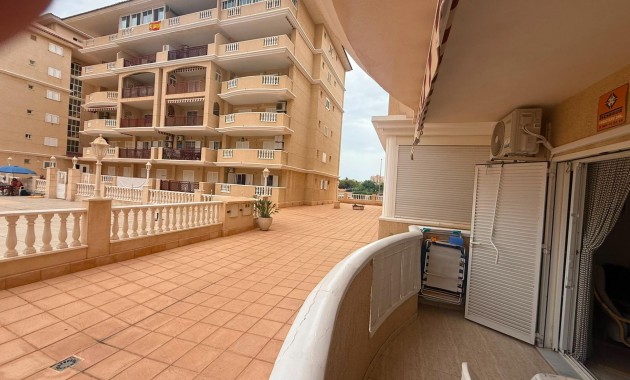 Venta - Apartamento / piso -
Torrevieja - La Mata pueblo