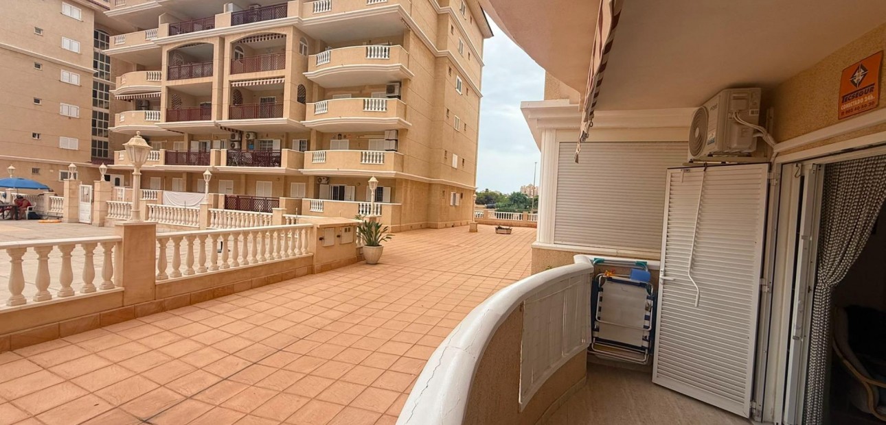Venta - Apartamento / piso -
Torrevieja - La Mata pueblo