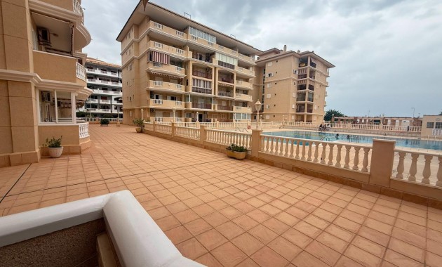 Venta - Apartamento / piso -
Torrevieja - La Mata pueblo