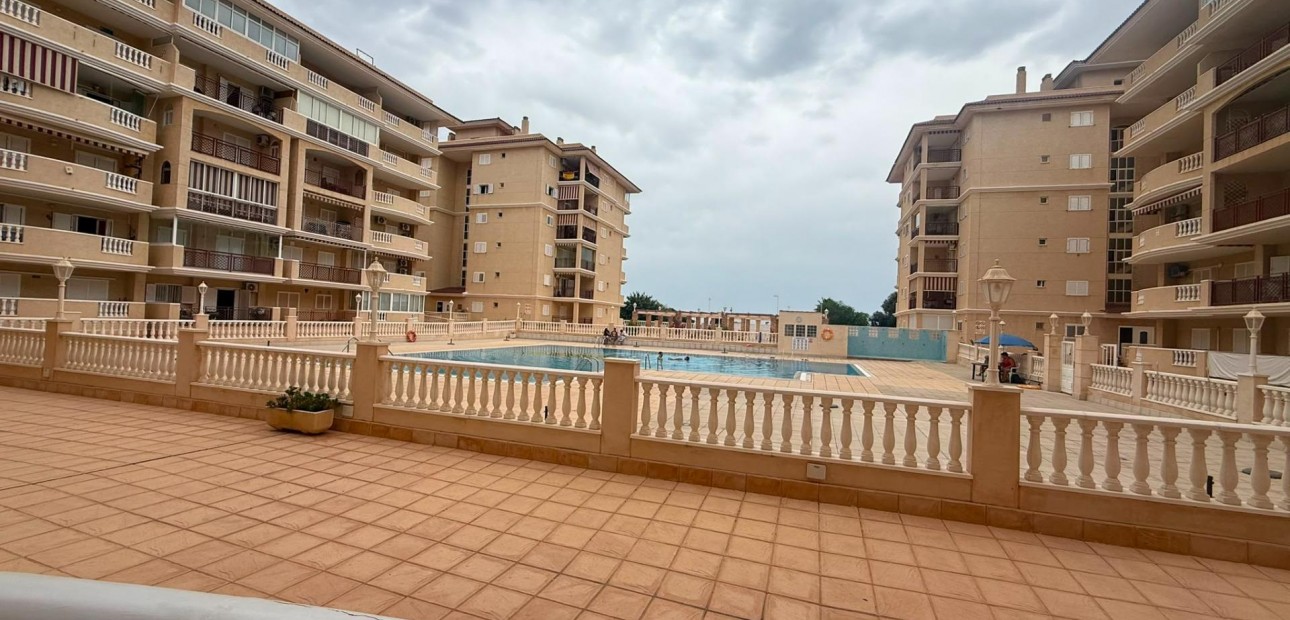 Venta - Apartamento / piso -
Torrevieja - La Mata pueblo