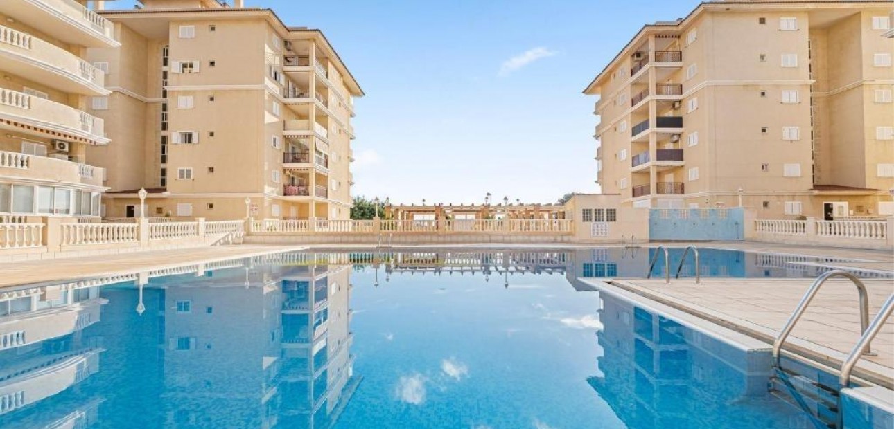 Venta - Apartamento / piso -
Torrevieja - Los Europeos