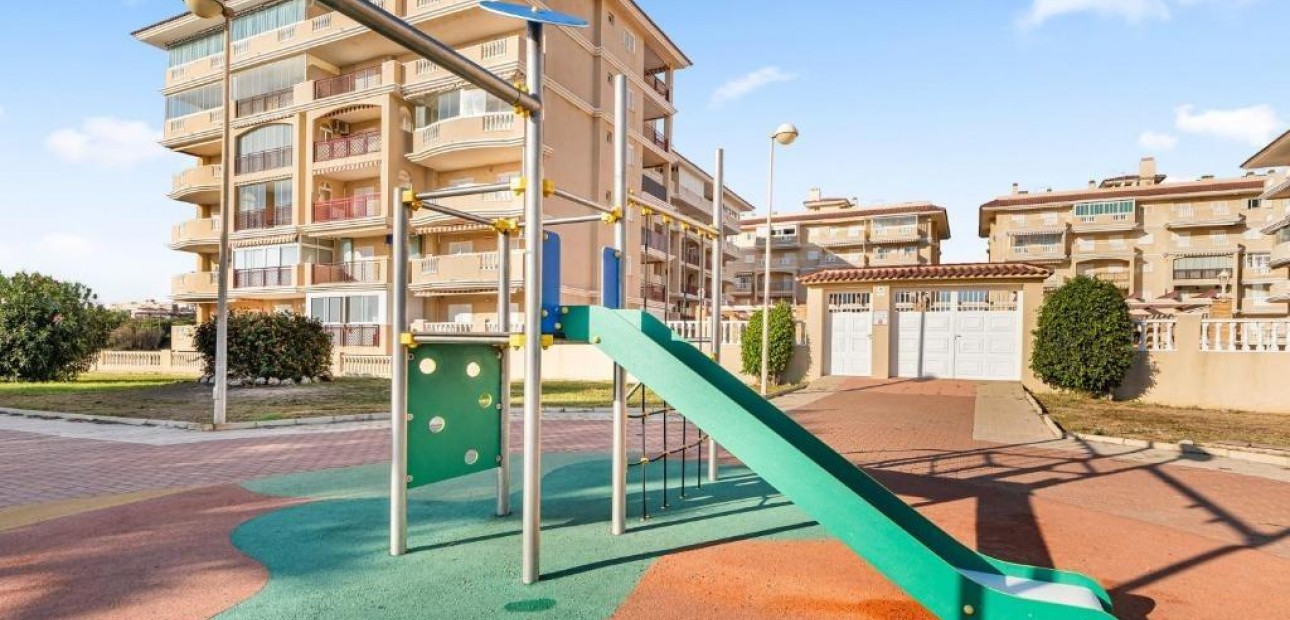 Venta - Apartamento / piso -
Torrevieja - Los Europeos