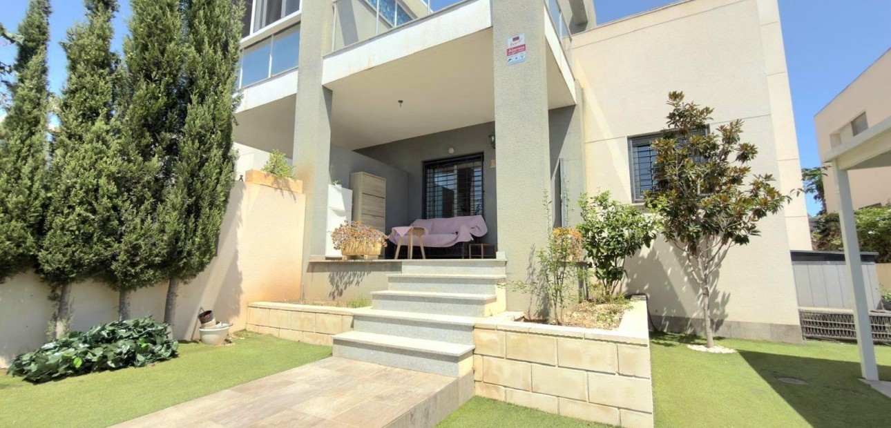 Venta - Terraced house -
Torrevieja - Miramar - Torre del Moro