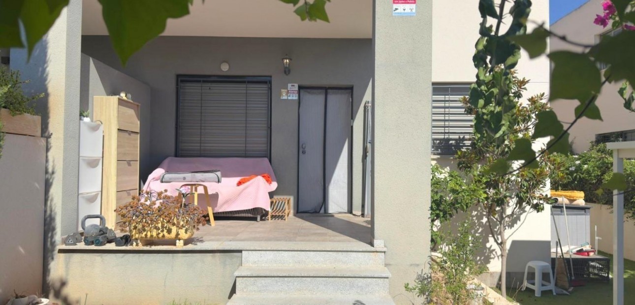 Venta - Terraced house -
Torrevieja - Miramar - Torre del Moro