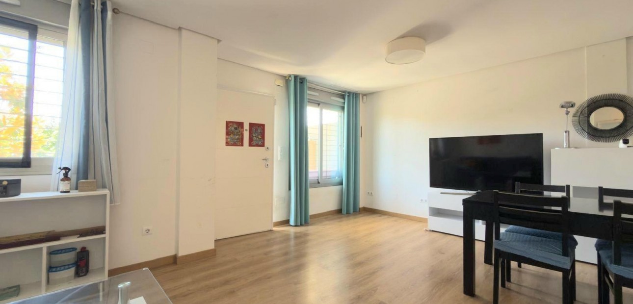 Venta - Terraced house -
Torrevieja - Miramar - Torre del Moro