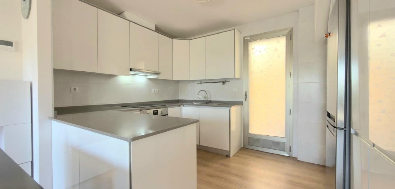 Venta - Terraced house -
Torrevieja - Miramar - Torre del Moro