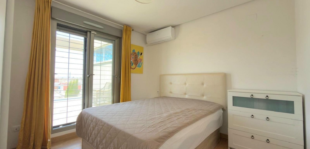 Venta - Terraced house -
Torrevieja - Miramar - Torre del Moro