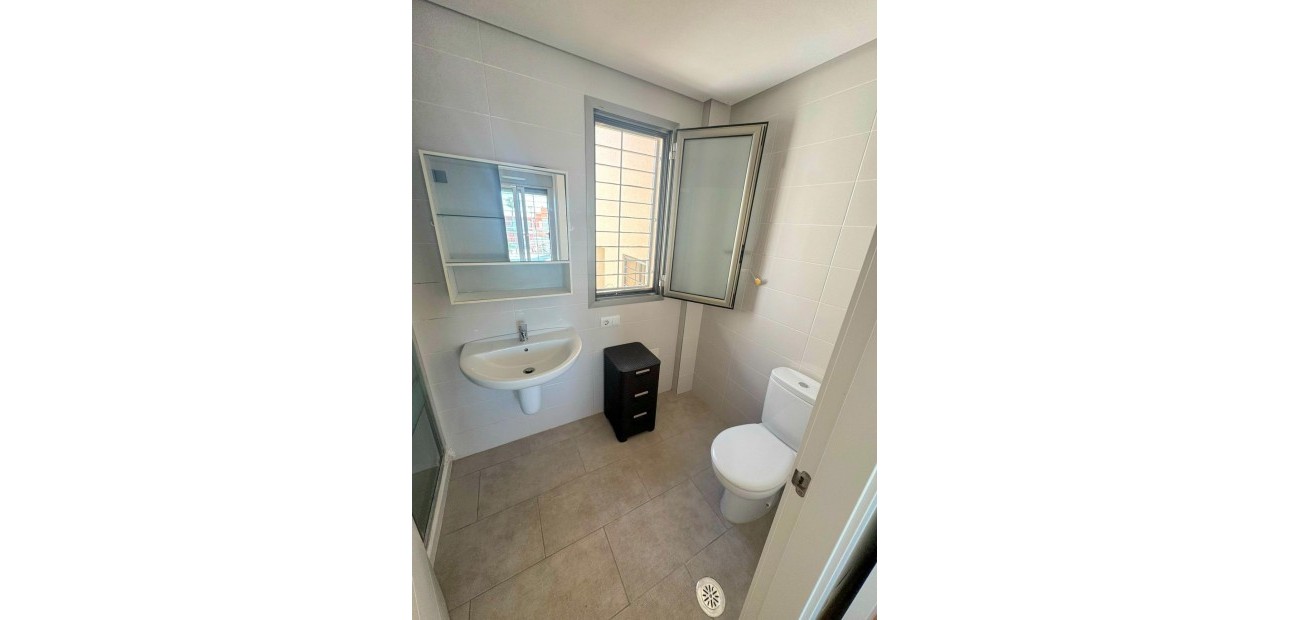 Venta - Terraced house -
Torrevieja - Miramar - Torre del Moro