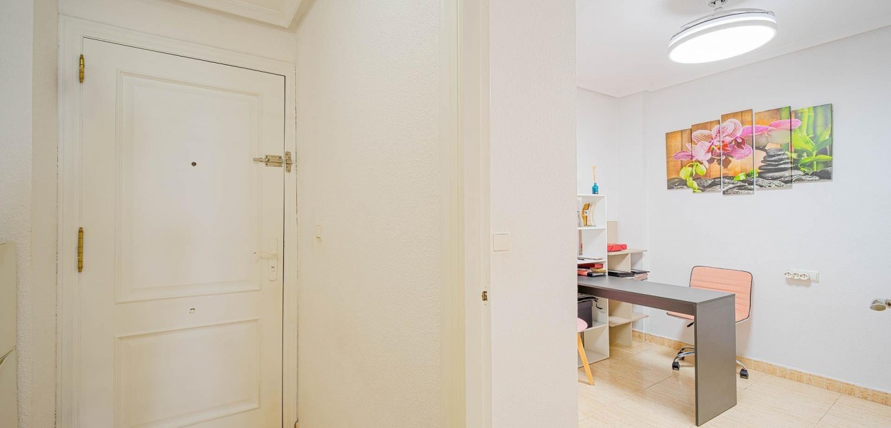 Venta - Apartamento / piso -
Torrevieja - Parque de las Naciones