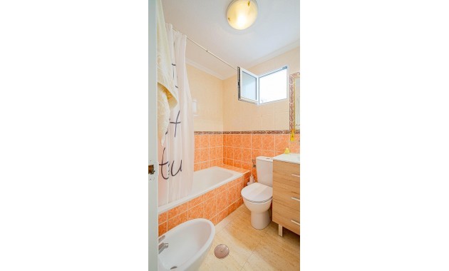 Venta - Apartamento / piso -
Torrevieja - Parque de las Naciones