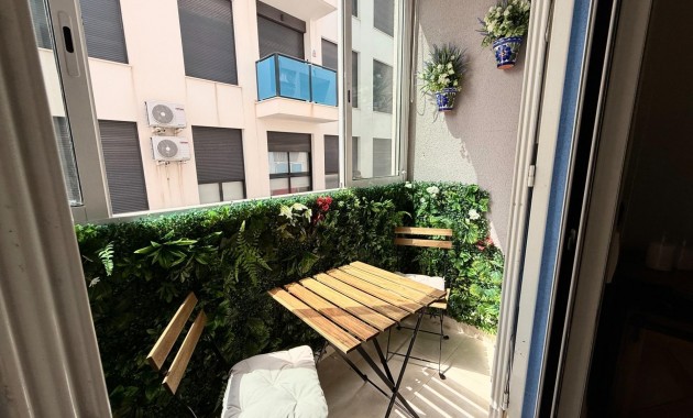 Venta - Apartamento / piso -
Torrevieja - Playa de los locos