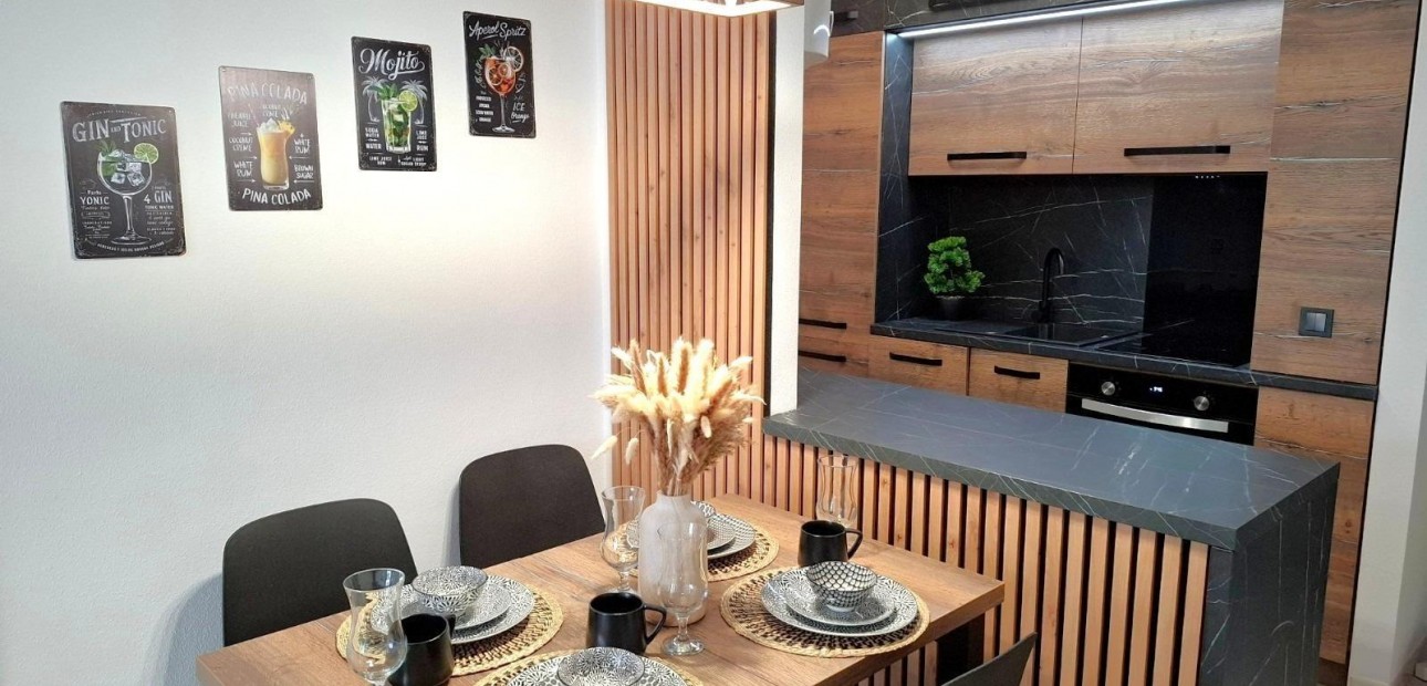 Venta - Apartamento / piso -
Torrevieja - Playa de los locos