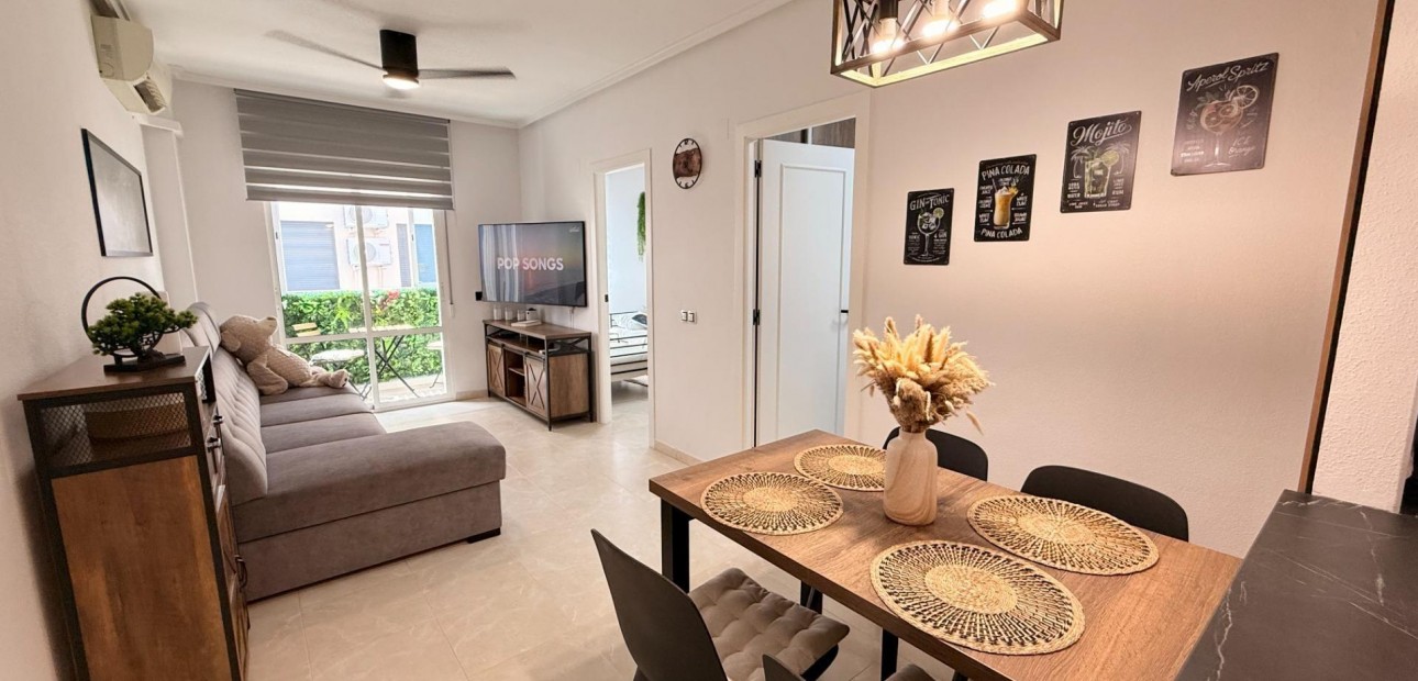 Venta - Apartamento / piso -
Torrevieja - Playa de los locos