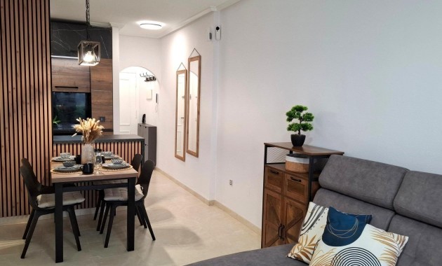 Venta - Apartamento / piso -
Torrevieja - Playa de los locos
