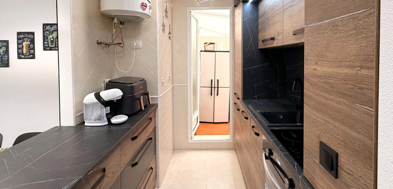Venta - Apartamento / piso -
Torrevieja - Playa de los locos