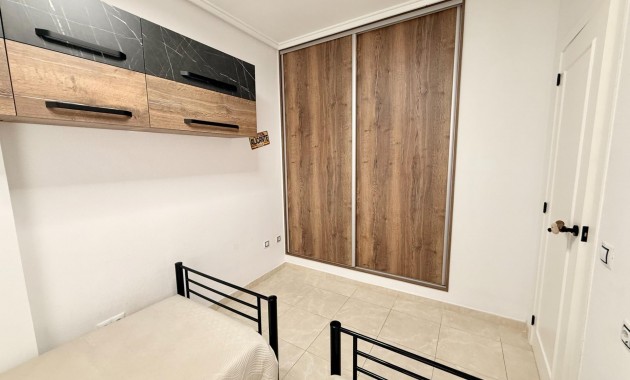 Venta - Apartamento / piso -
Torrevieja - Playa de los locos