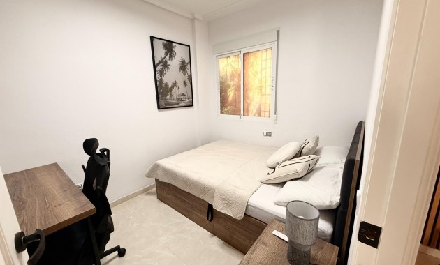Venta - Apartamento / piso -
Torrevieja - Playa de los locos