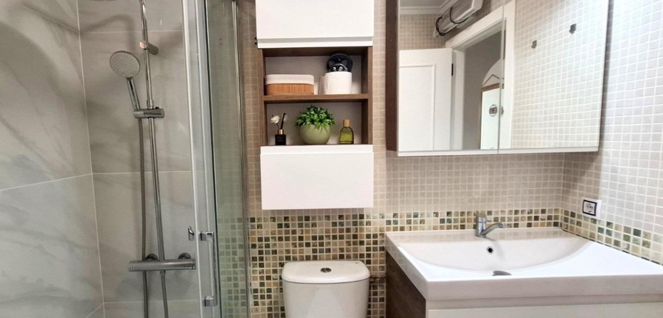 Venta - Apartamento / piso -
Torrevieja - Playa de los locos