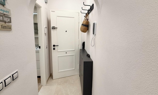 Venta - Apartamento / piso -
Torrevieja - Playa de los locos