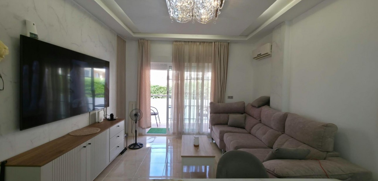 Venta - Apartamento / piso -
Torrevieja - Playa de los locos