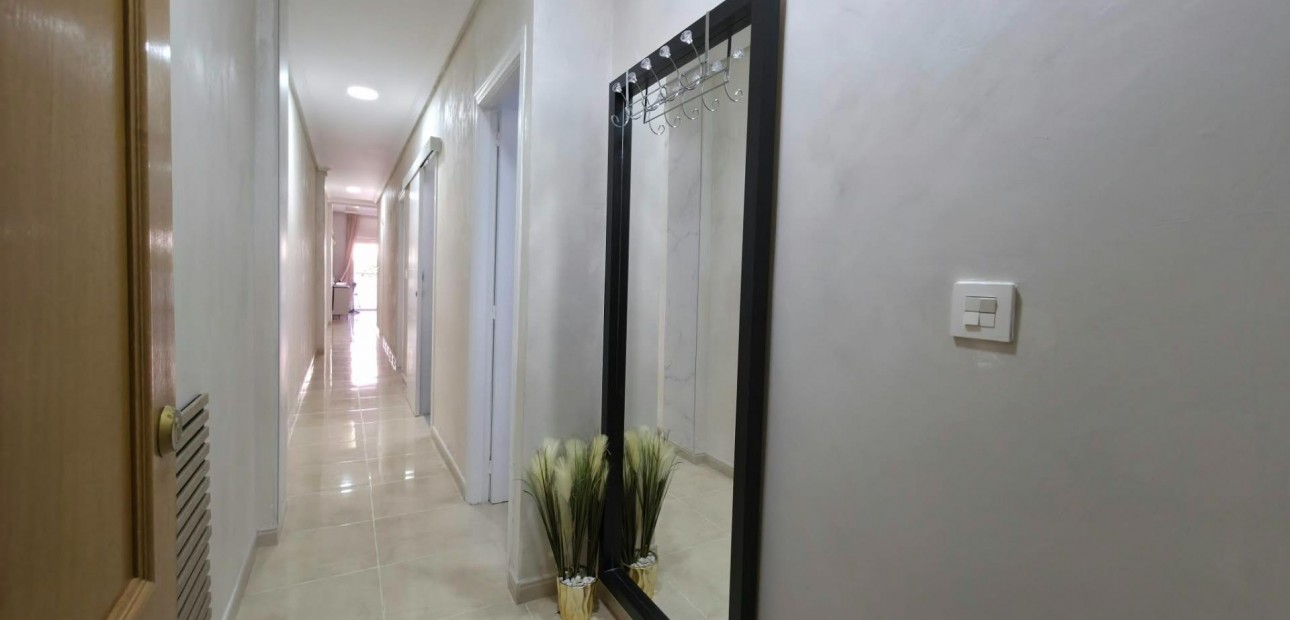 Venta - Apartamento / piso -
Torrevieja - Playa de los locos
