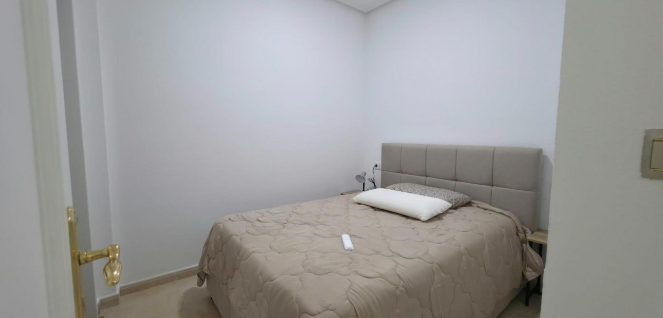 Venta - Apartamento / piso -
Torrevieja - Playa de los locos