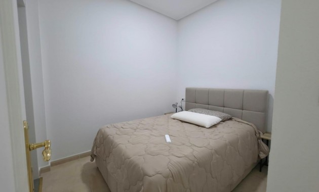 Venta - Apartamento / piso -
Torrevieja - Playa de los locos