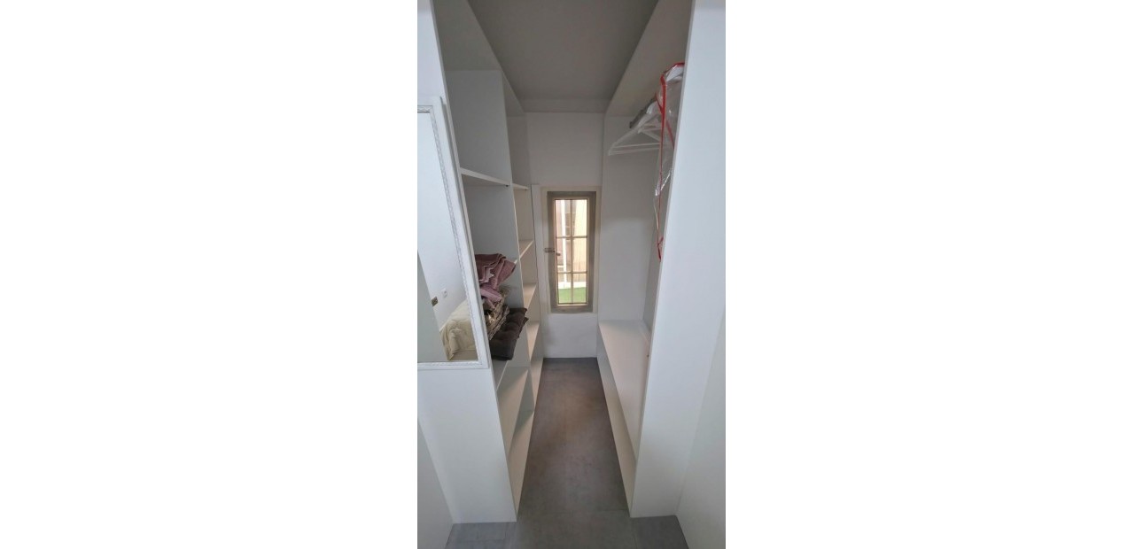 Venta - Apartamento / piso -
Torrevieja - Playa de los locos