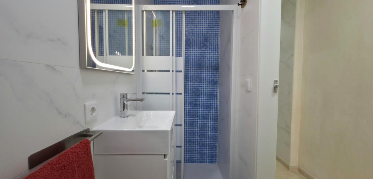 Venta - Apartamento / piso -
Torrevieja - Playa de los locos