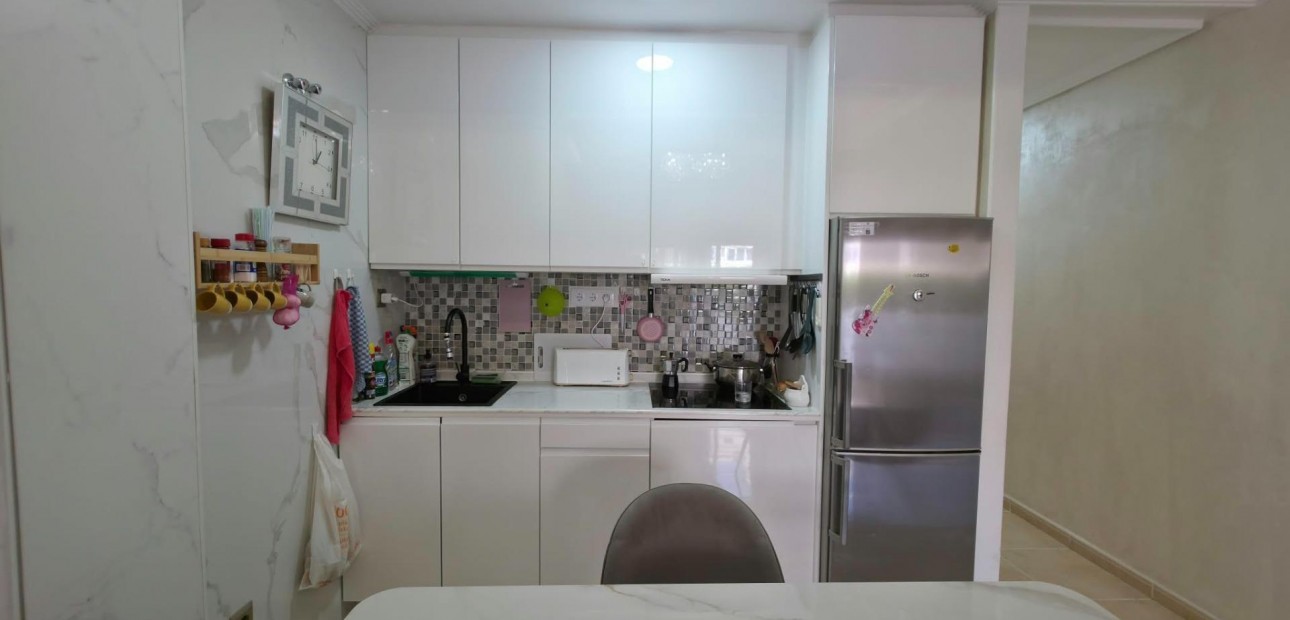 Venta - Apartamento / piso -
Torrevieja - Playa de los locos