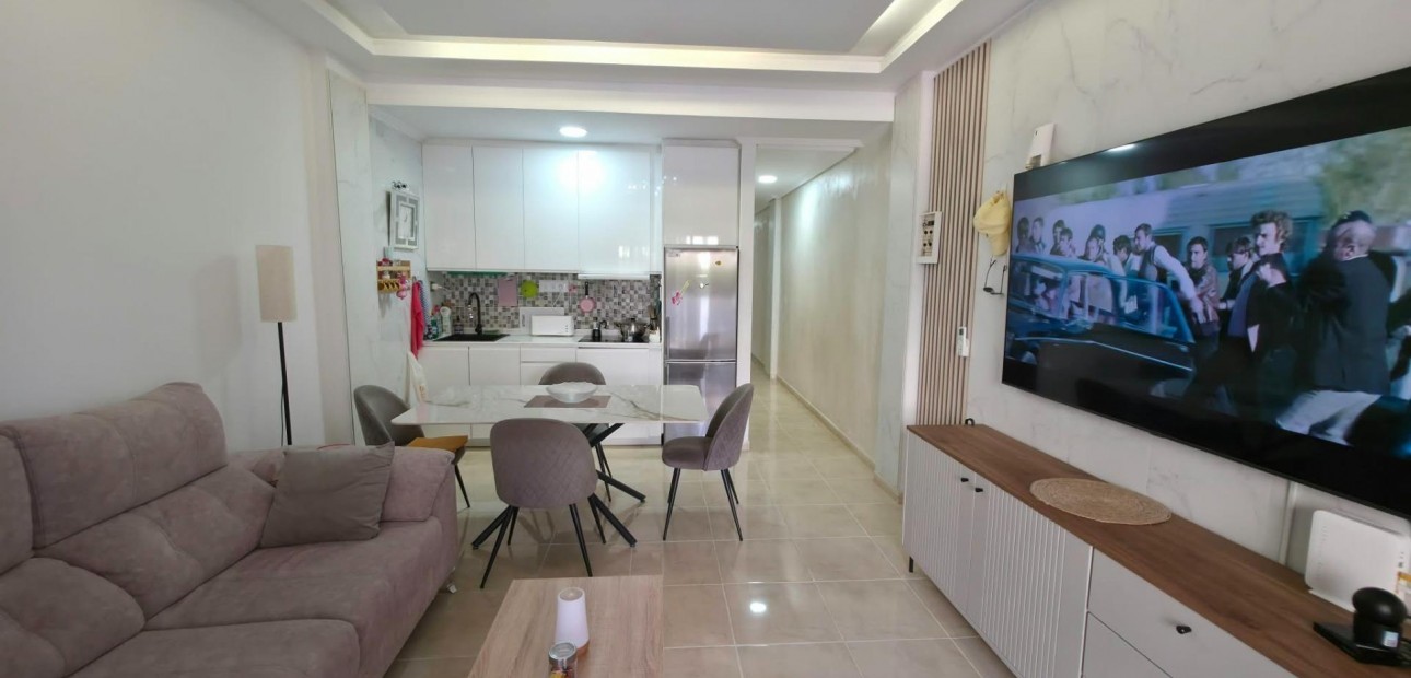 Venta - Apartamento / piso -
Torrevieja - Playa de los locos