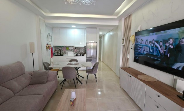 Venta - Apartamento / piso -
Torrevieja - Playa de los locos