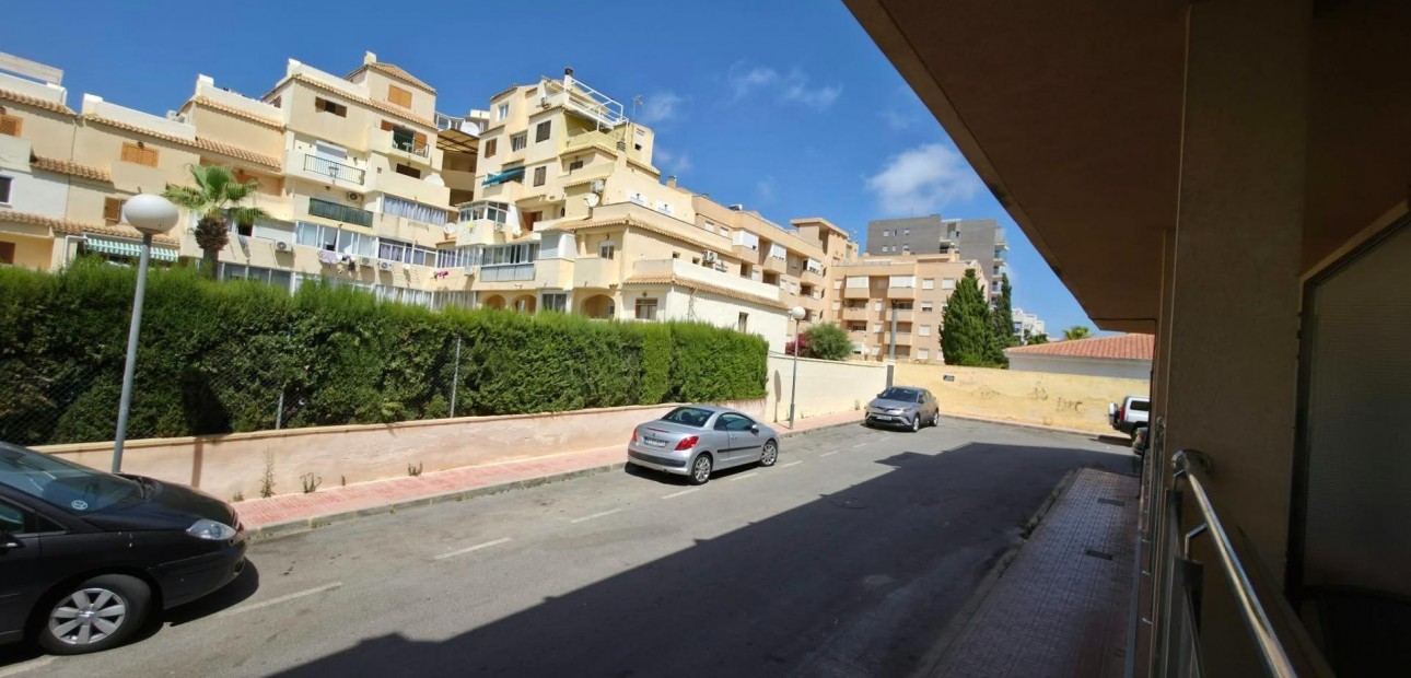 Venta - Apartamento / piso -
Torrevieja - Playa de los locos