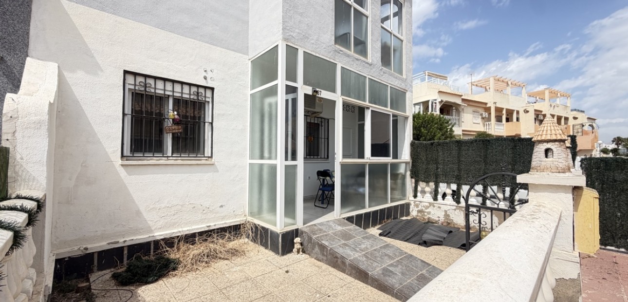 Venta - Apartamento / piso -
Orihuela Costa - La Florida