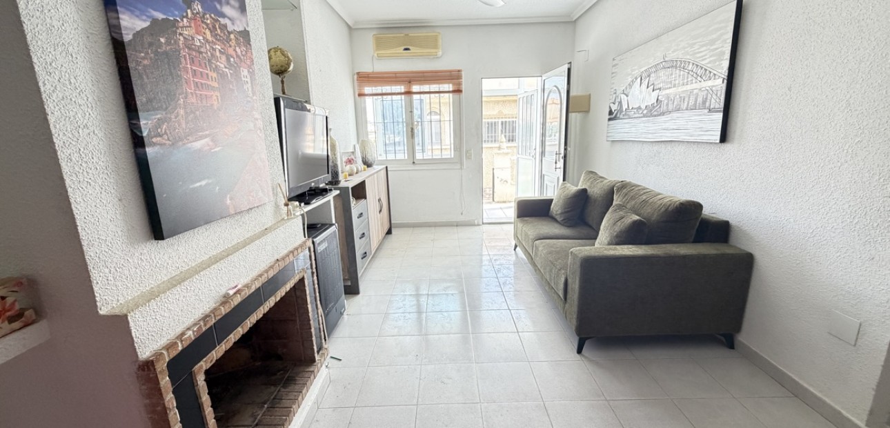 Venta - Apartamento / piso -
Orihuela Costa - La Florida