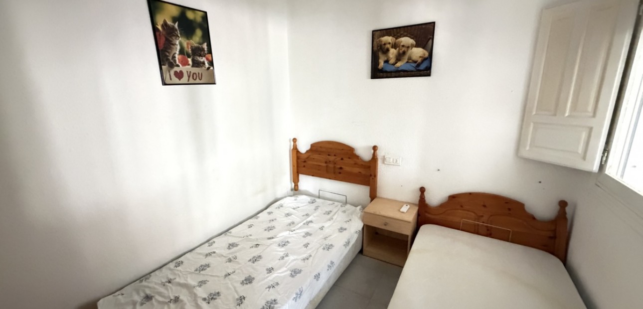 Venta - Apartamento / piso -
Orihuela Costa - La Florida