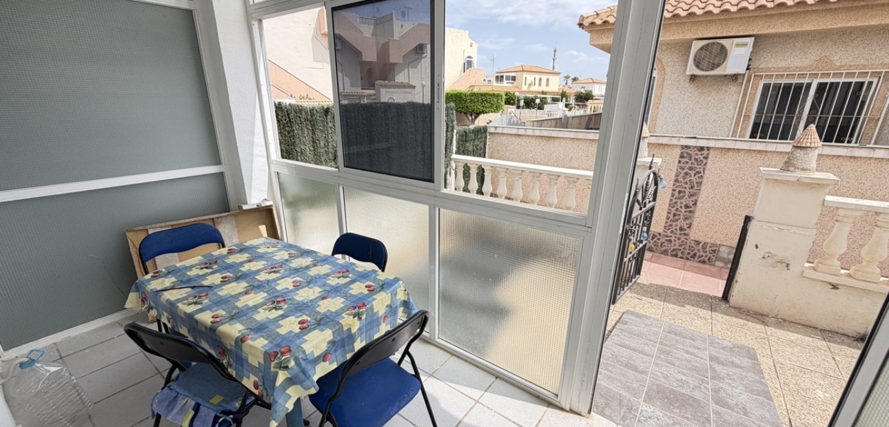 Venta - Apartamento / piso -
Orihuela Costa - La Florida