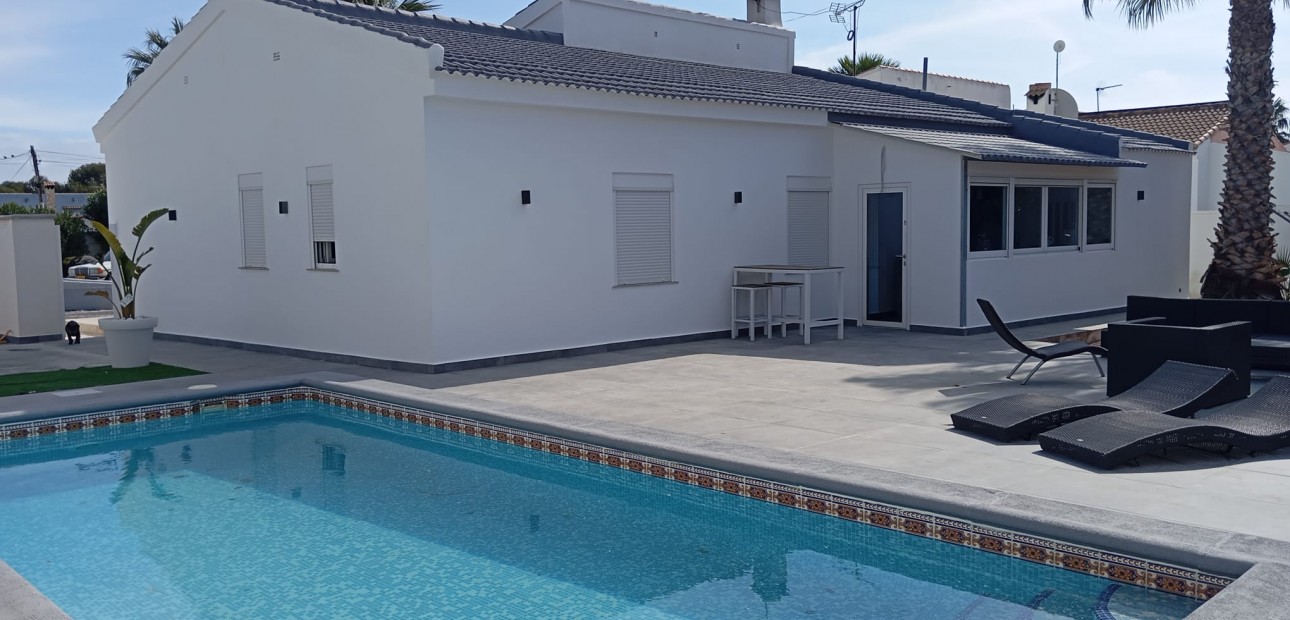 Venta - Detached Villa -
Orihuela Costa - Lomas de Cabo Roig