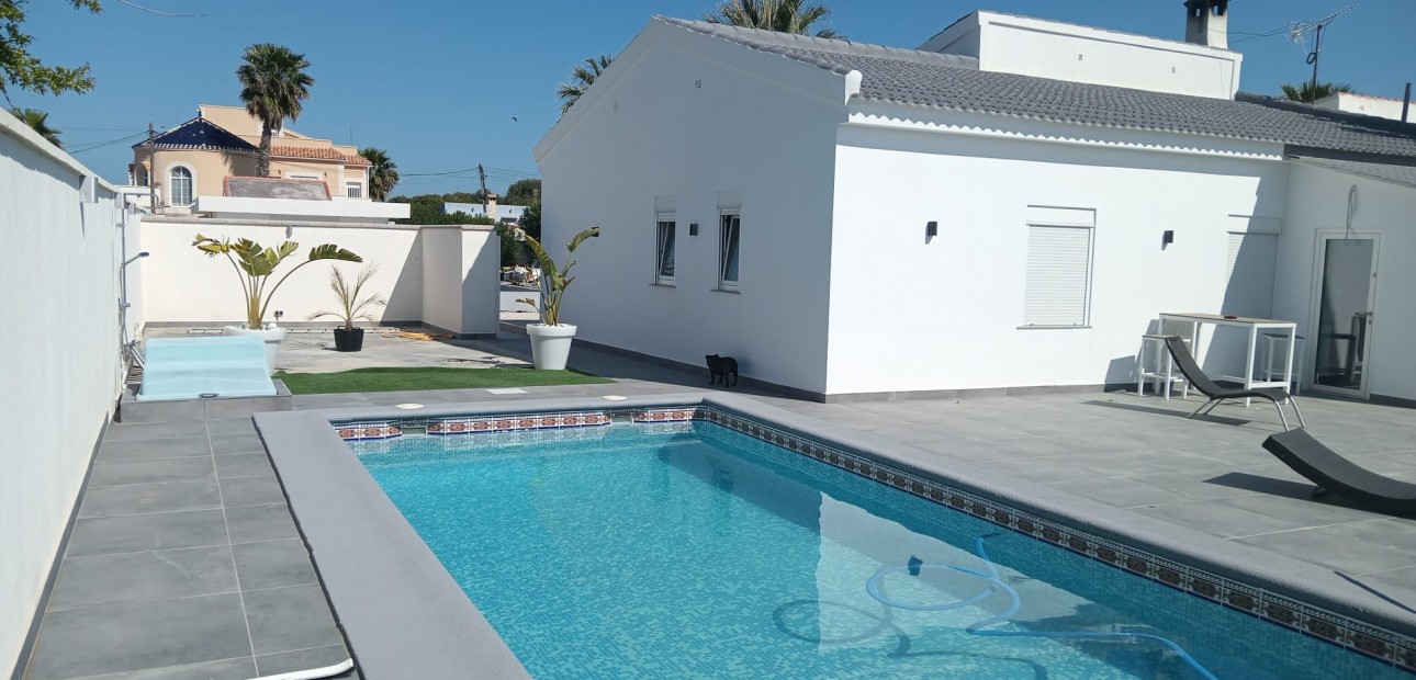 Venta - Detached Villa -
Orihuela Costa - Lomas de Cabo Roig
